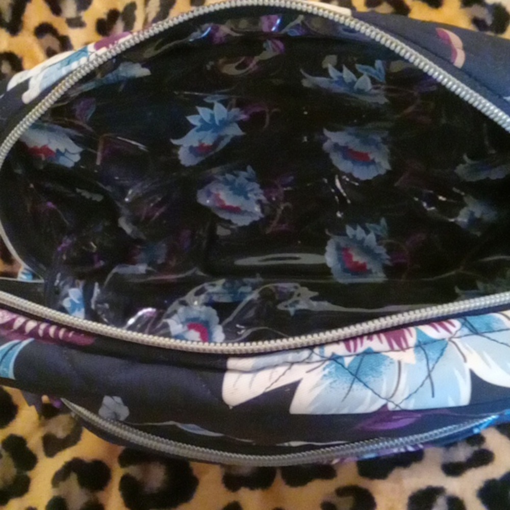 SOLD***VERA BRADLEY ICONIC MEDIUM SIZE FLORAL COSMETIC BAG-MAYFLOWER PRINT - Picture 4 of 4
